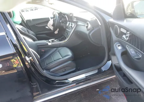 2016 Mercedes-Benz C 300 из США, поврежденный, VIN 55SWF4JB7GU163674